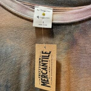 Long sleeve cropped shirt